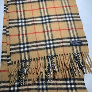 Burberrys Authentic 100% Lambswool scarf